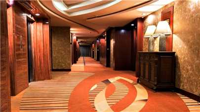راهرو هتل بزرگ شیراز